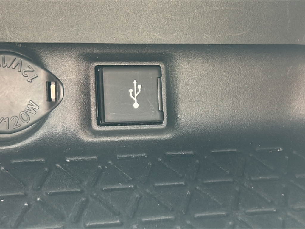 Used 2022 Toyota RAV4 XLE w/ Convenience Package FWD image 19