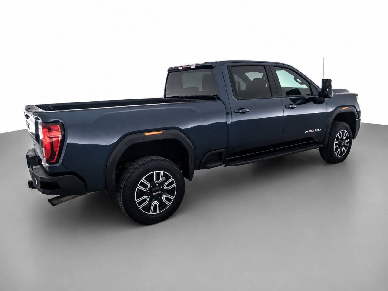 Used 2022 GMC Sierra 3500 AT4 w/ Snow Plow Prep/Camper Package AWD/4WD image 5
