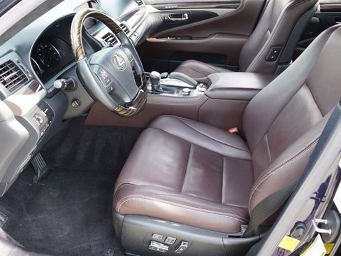 Used 2017 Lexus LS 460 image 12