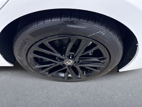 Used 2025 Toyota Camry SE image 20