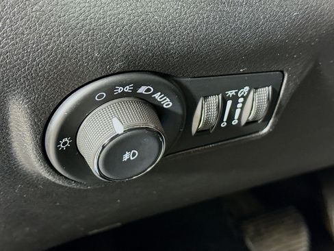 Used 2025 Jeep Compass Trailhawk w/ Trailhawk Elite Group image 9