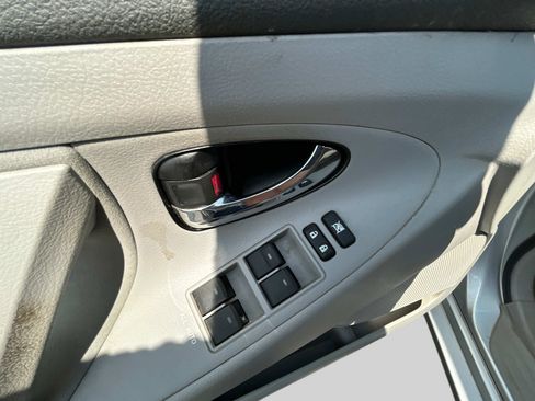 Used 2010 Toyota Camry LE image 21