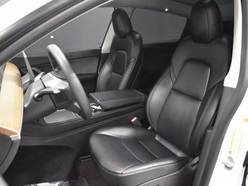 Used 2022 Tesla Model Y Performance image 5