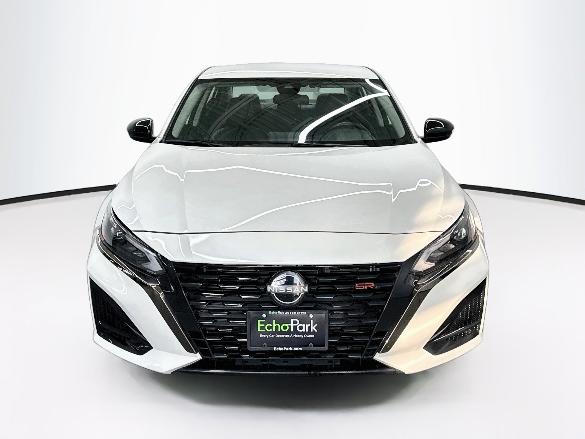 Used 2023 Nissan Altima 2.5 SR FWD image 2