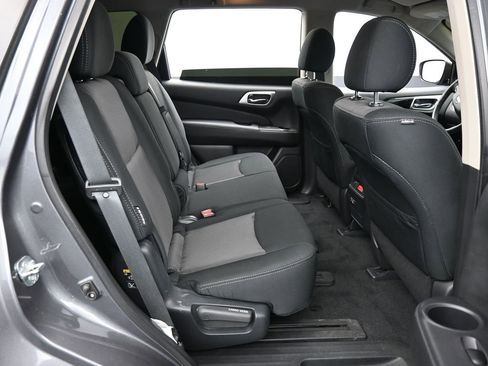 Used 2020 Nissan Pathfinder SV image 39