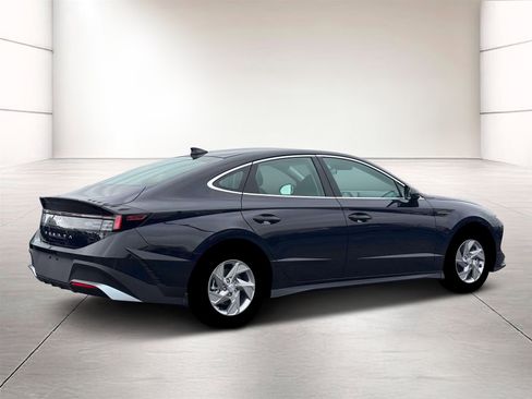 New 2026 Hyundai Sonata SE FWD image 8
