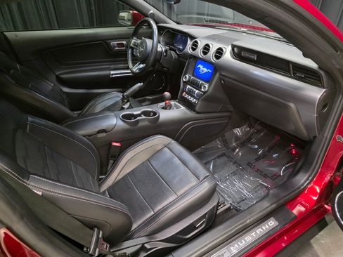Used 2019 Ford Mustang GT Premium w/ Equipment Group 401A RWD image 30