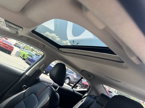 Used 2024 Nissan Sentra SR w/ SR Premium Package FWD image 20
