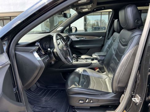 Used 2023 Cadillac XT6 Premium Luxury w/ Platinum Package image 14