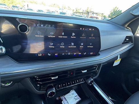New 2026 Chevrolet Suburban Z71 w/ Comfort Package AWD/4WD image 29