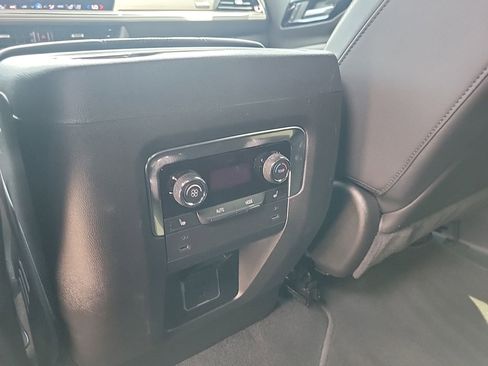 Used 2025 Chevrolet Tahoe High Country RWD image 21