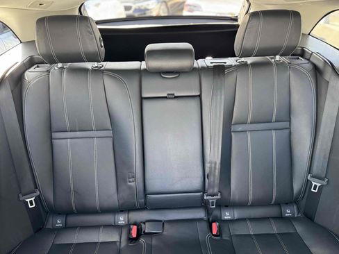 Used 2018 Land Rover Range Rover Velar S image 35