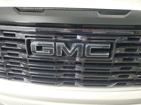 Used 2025 GMC Sierra 1500 Denali Ultimate AWD/4WD image 10