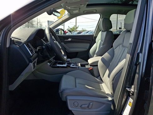 Used 2023 Audi Q5 e Premium w/ Convenience Package image 19