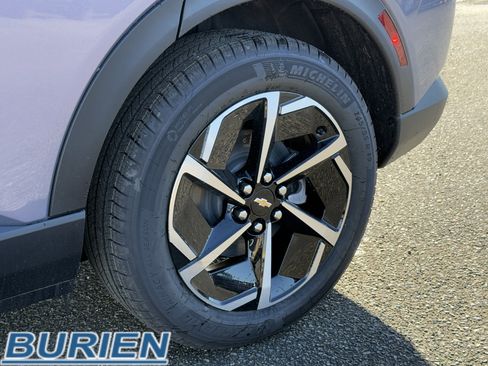 New 2026 Chevrolet Equinox EV LT image 34