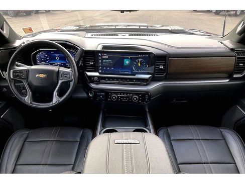 Used 2025 Chevrolet Silverado 3500 High Country w/ High Country Premium Package image 17