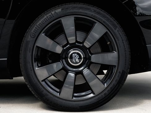 Certified 2023 Rolls-Royce Cullinan image 19