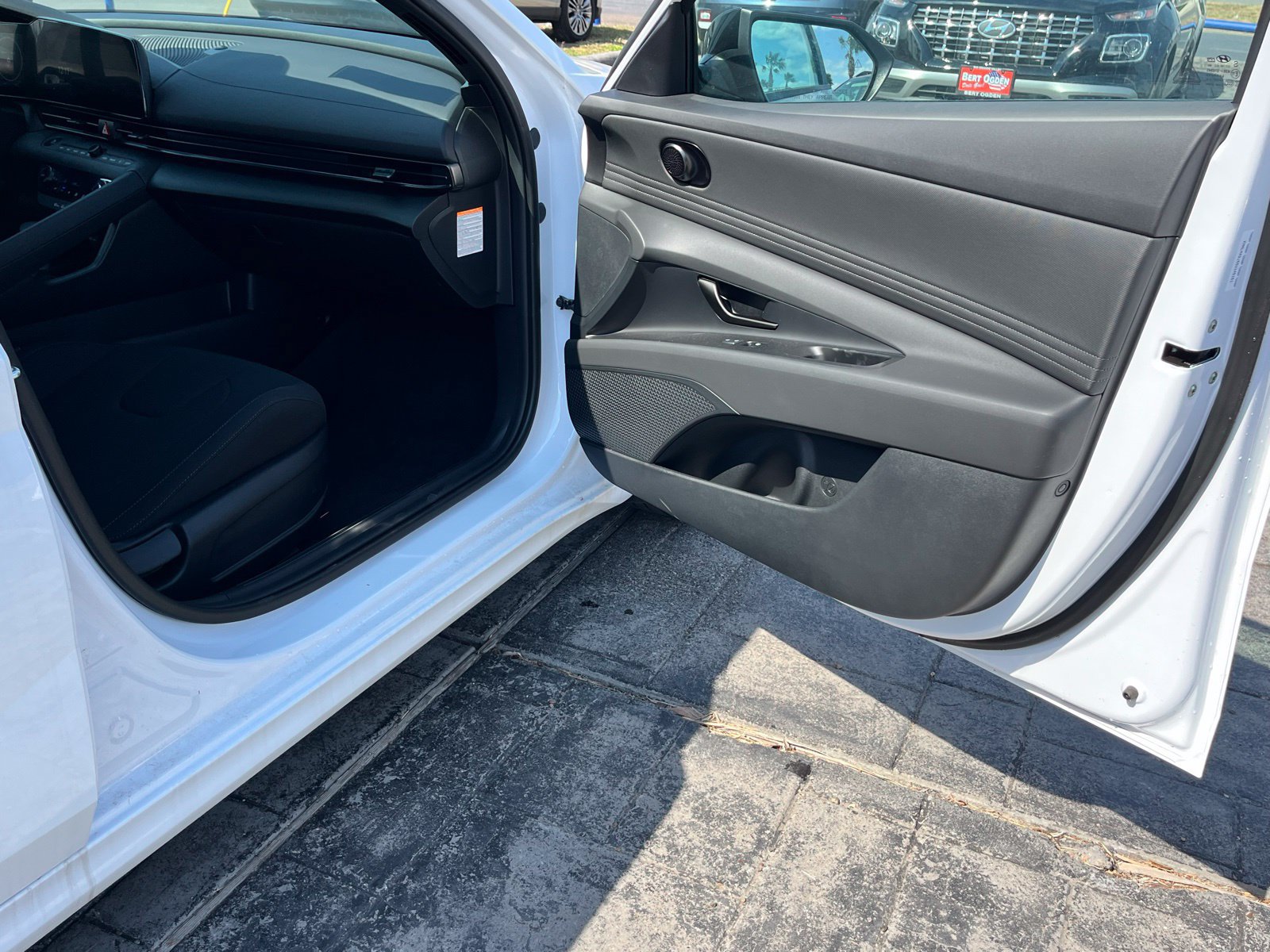 New 2025 Hyundai Elantra SEL FWD image 21
