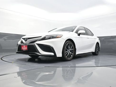 Used 2024 Toyota Camry SE FWD image 32