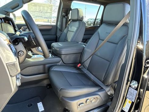 New 2026 GMC Yukon XL Denali w/ Sun & Power Step Package image 10