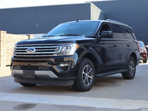 Used 2021 Ford Expedition XLT RWD image 2