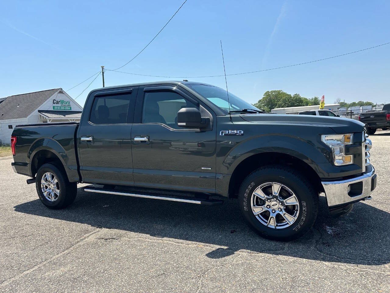 Used 2015 Ford F150 XLT w/ Equipment Group 301A Mid AWD/4WD image 9