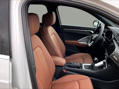 Used 2025 Audi Q3 2.0T Premium Plus w/ Premium Plus Package image 7