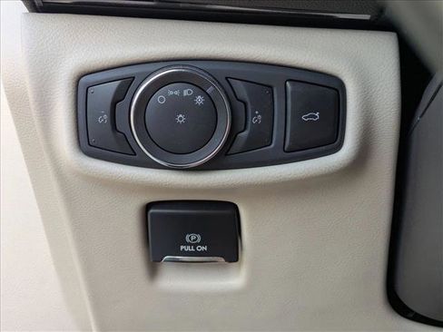 Used 2020 Lincoln MKZ FWD image 12