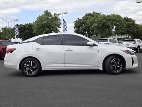 Used 2025 Nissan Sentra SV FWD image 3