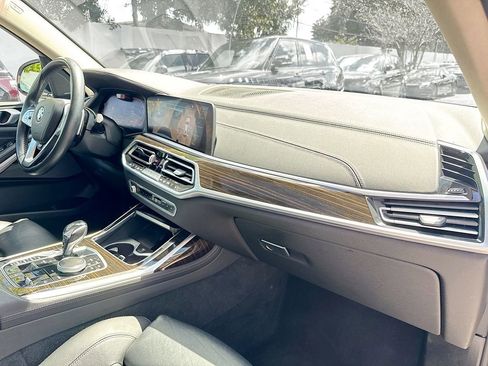 Used 2020 BMW X7 xDrive40i w/ Premium Package image 32