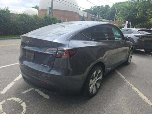 Used 2023 Tesla Model Y Long Range AWD/4WD image 3