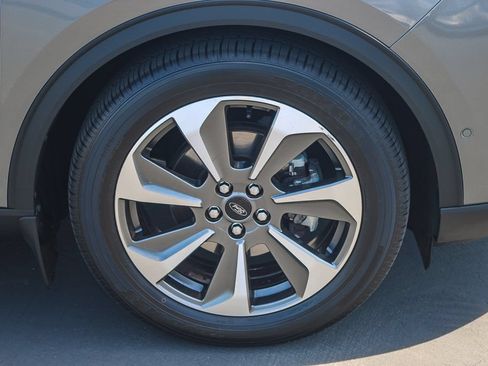Certified 2023 Ford Escape Platinum w/ Premium Technology Package FWD image 14
