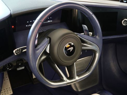 Used 2020 McLaren Speedtail image 9