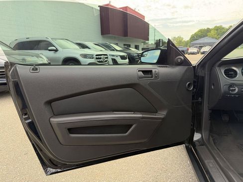 Used 2012 Ford Mustang GT RWD image 9
