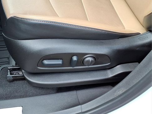 Used 2023 Chevrolet Equinox Premier w/ LPO, Floor Liner Package FWD image 19