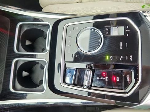 Used 2024 BMW i7 eDrive50 w/ M Sport Package RWD image 50