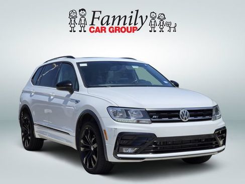 Used 2020 Volkswagen Tiguan SE R-Line AWD/4WD image 2