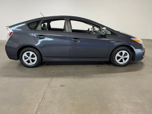 Used 2015 Toyota Prius Three FWD image 2