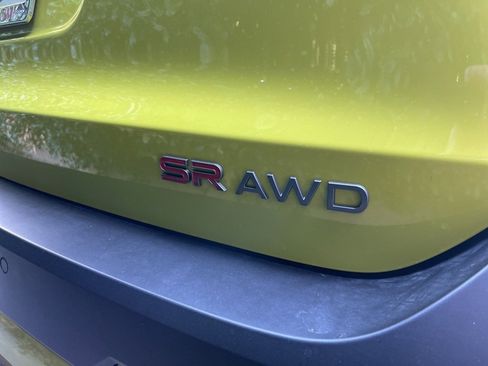 Certified 2025 Nissan Kicks SR image 5