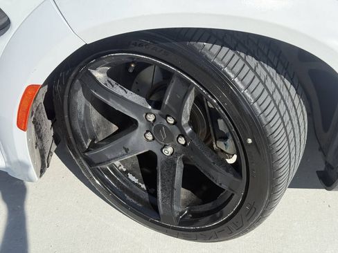 Used 2017 Dodge Charger R/T RWD image 9