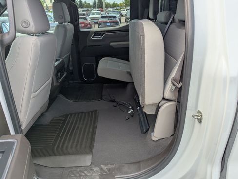 Certified 2022 Chevrolet Silverado 1500 LT w/ Convenience Package II AWD/4WD image 32