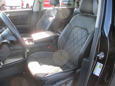 Used 2024 Volkswagen Atlas SEL Premium R-Line image 18