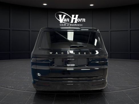 Used 2023 Jeep Wagoneer L Series III w/ Premium Group I AWD/4WD image 6