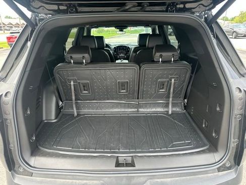 Used 2023 Chevrolet Traverse RS w/ LPO, Floor Liner Package AWD/4WD image 21