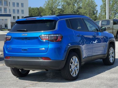 Used 2024 Jeep Compass Latitude AWD/4WD image 9