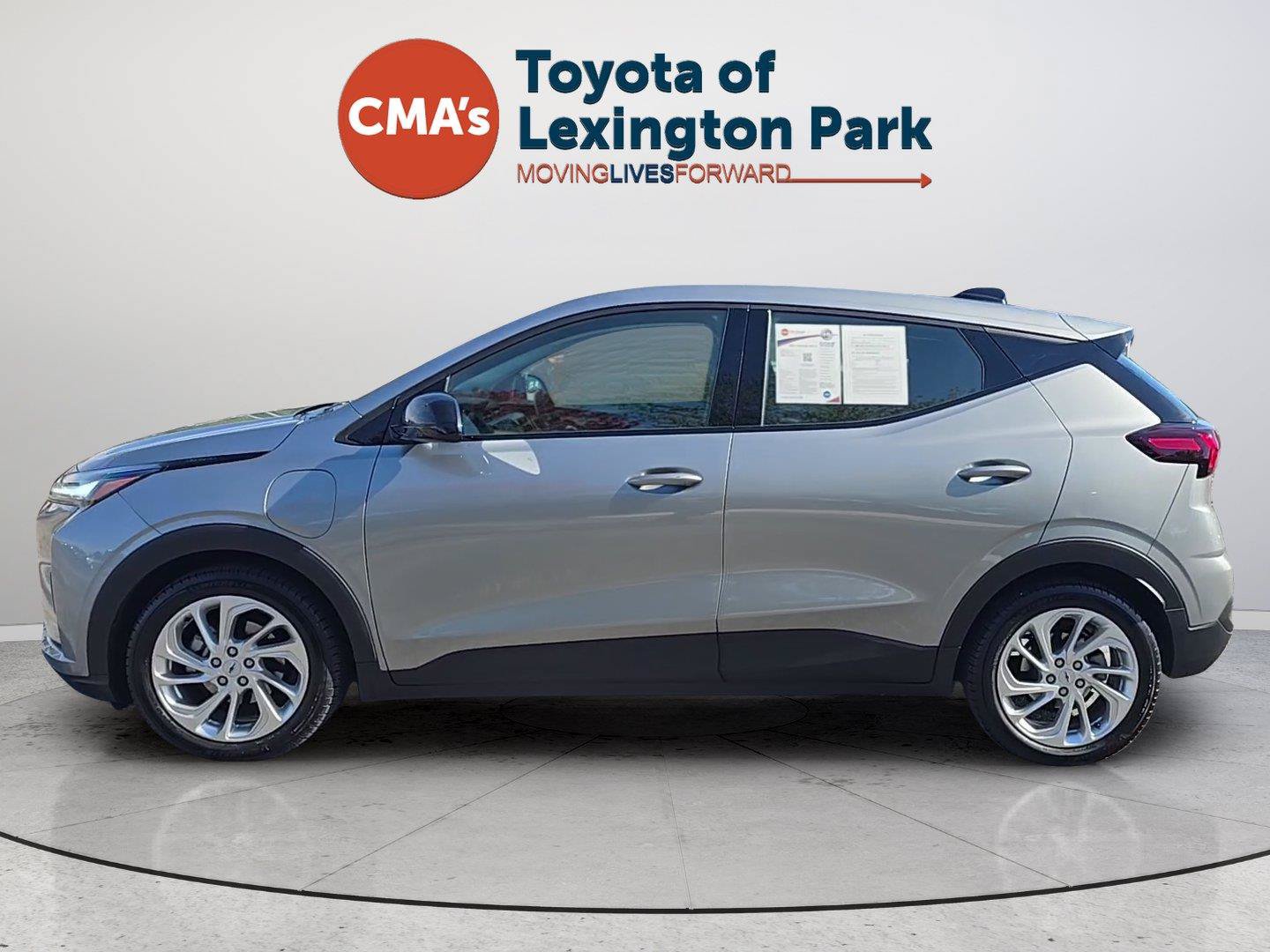 Used 2027 Chevrolet Bolt LT w/ Comfort Package FWD image 2