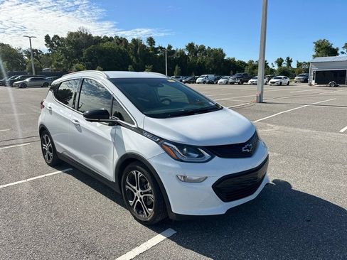 Used 2020 Chevrolet Bolt Premier w/ Infotainment Package FWD image 1