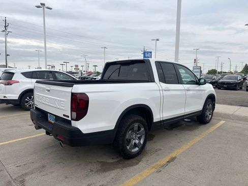 Used 2025 Honda Ridgeline TrailSport image 3