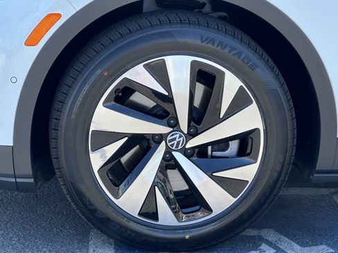 Used 2023 Volkswagen ID.4 2WD image 26