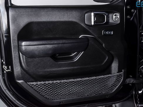 Used 2023 Jeep Wrangler Unlimited w/ Convenience Group image 15